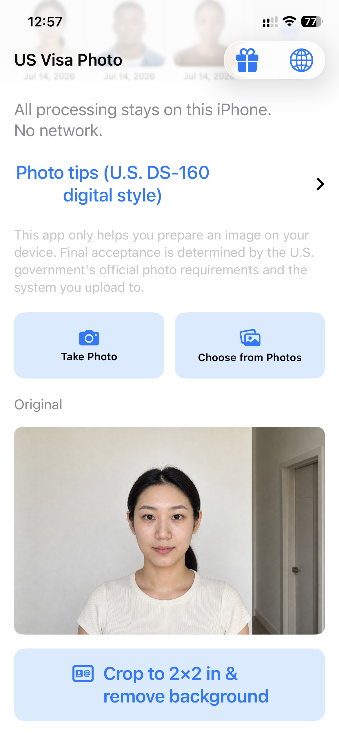 The US Visa Photo app showing the Original photo screen with a Crop to 2x2 and remove background button